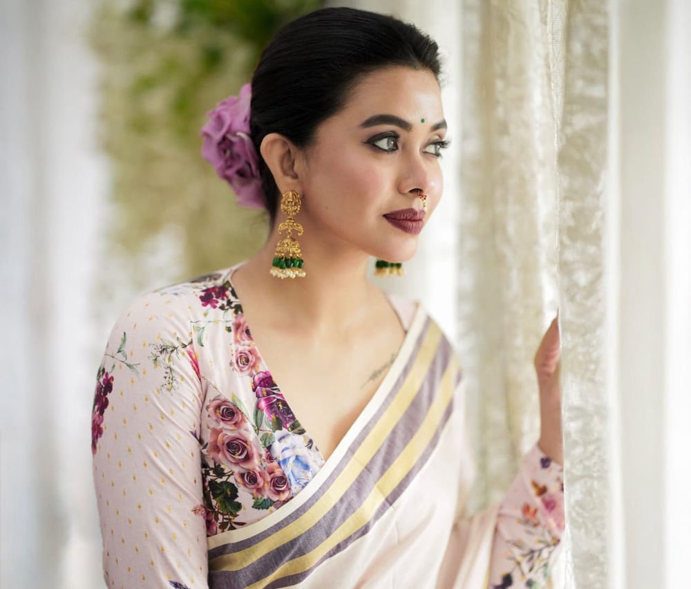 set saree online